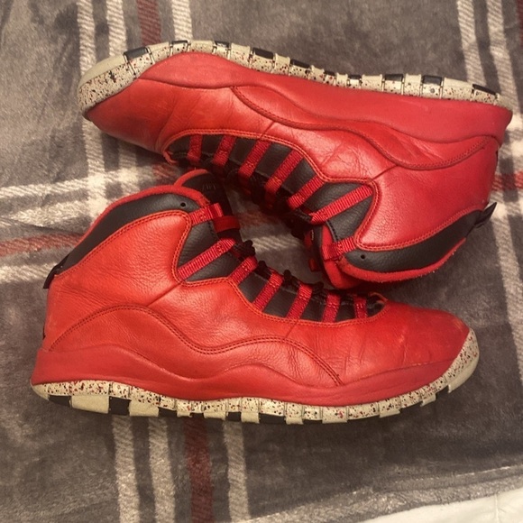 Mens size 12 Jordan’s - Picture 3 of 3